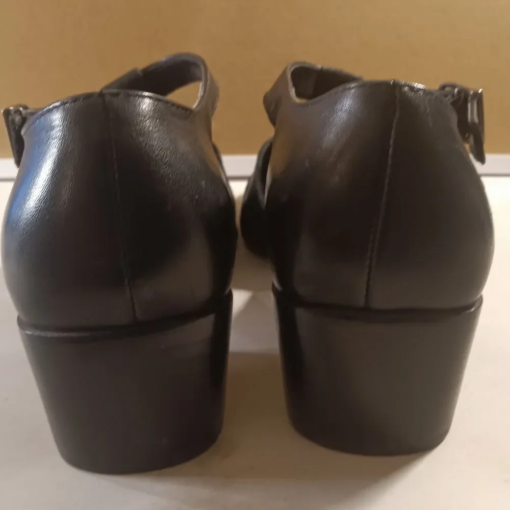 Easy Spirit Black Leather Chunky Heel Maryjane Shoe 7